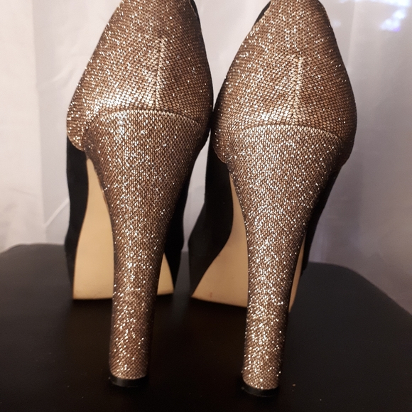 Black & gold heels - Picture 3 of 4